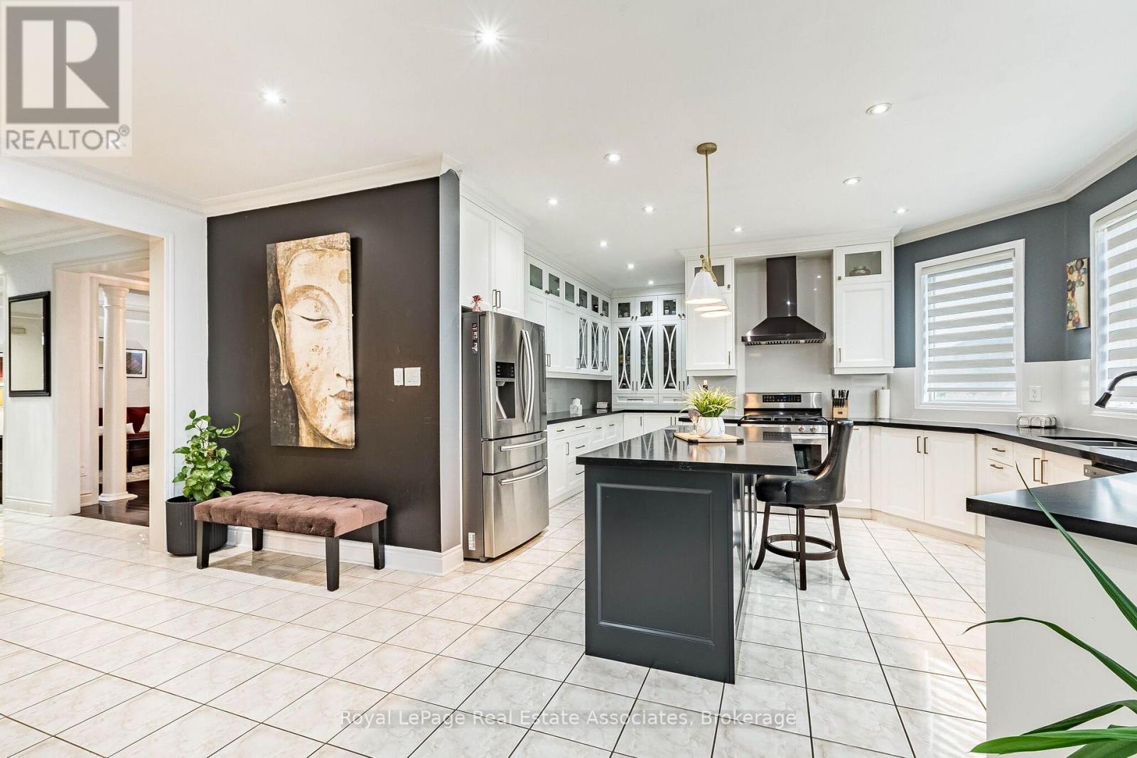 37 Latania Boulevard, Brampton, Ontario  L6P 1T1 - Photo 18 - W13671044