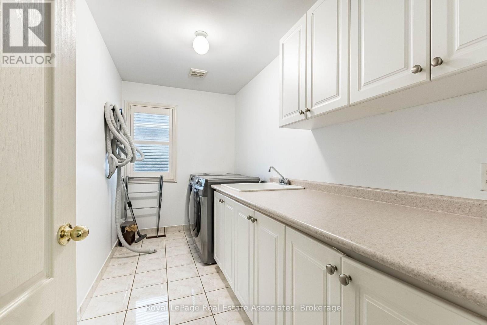 37 Latania Boulevard, Brampton, Ontario  L6P 1T1 - Photo 43 - W13671044