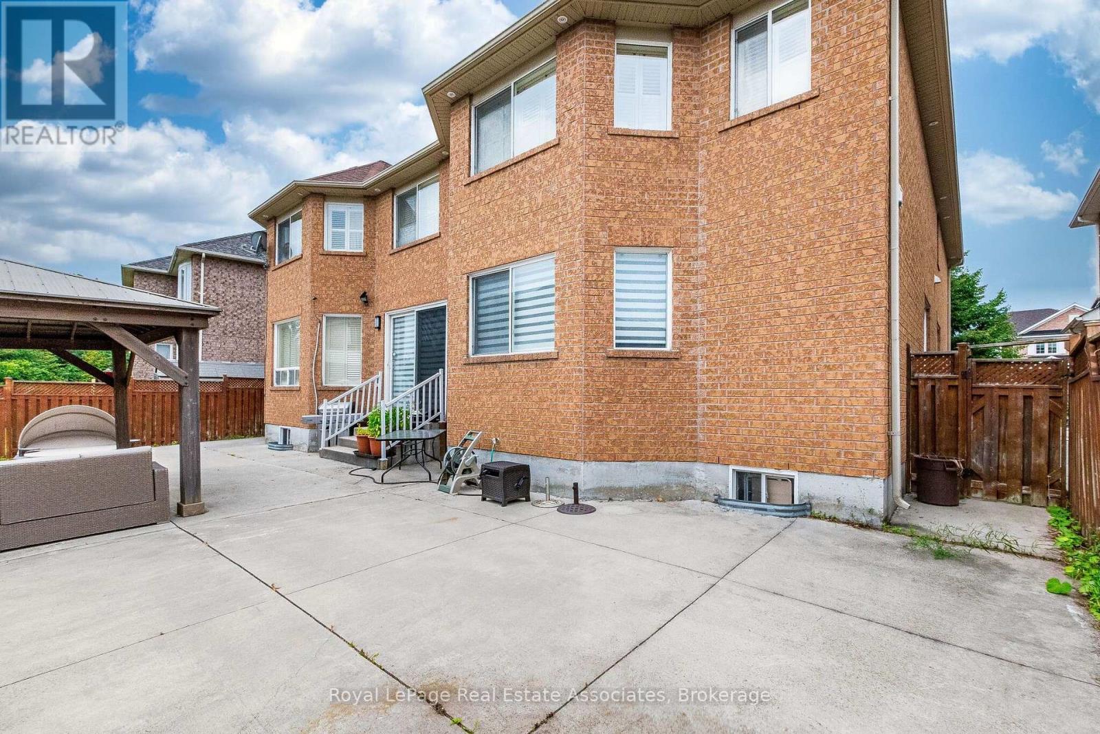 37 Latania Boulevard, Brampton, Ontario  L6P 1T1 - Photo 49 - W13671044