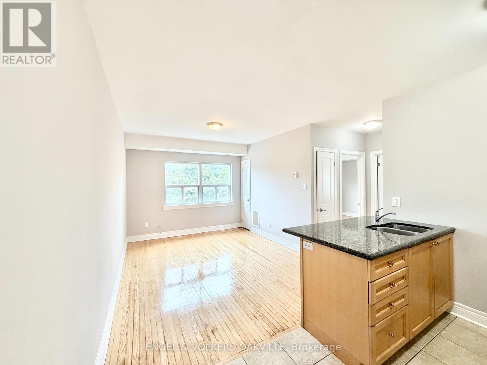 302 - 15 Thirty Third Street, Toronto, Ontario  M8W 3G7 - Photo 2 - W13671056