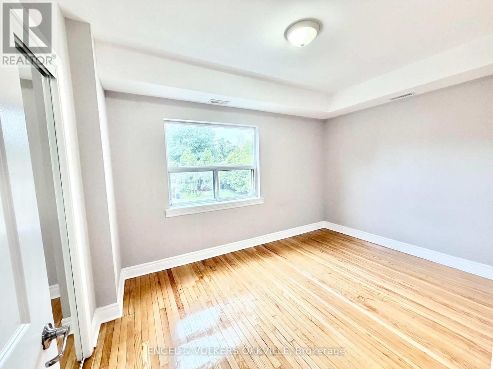 302 - 15 Thirty Third Street, Toronto, Ontario  M8W 3G7 - Photo 5 - W13671056