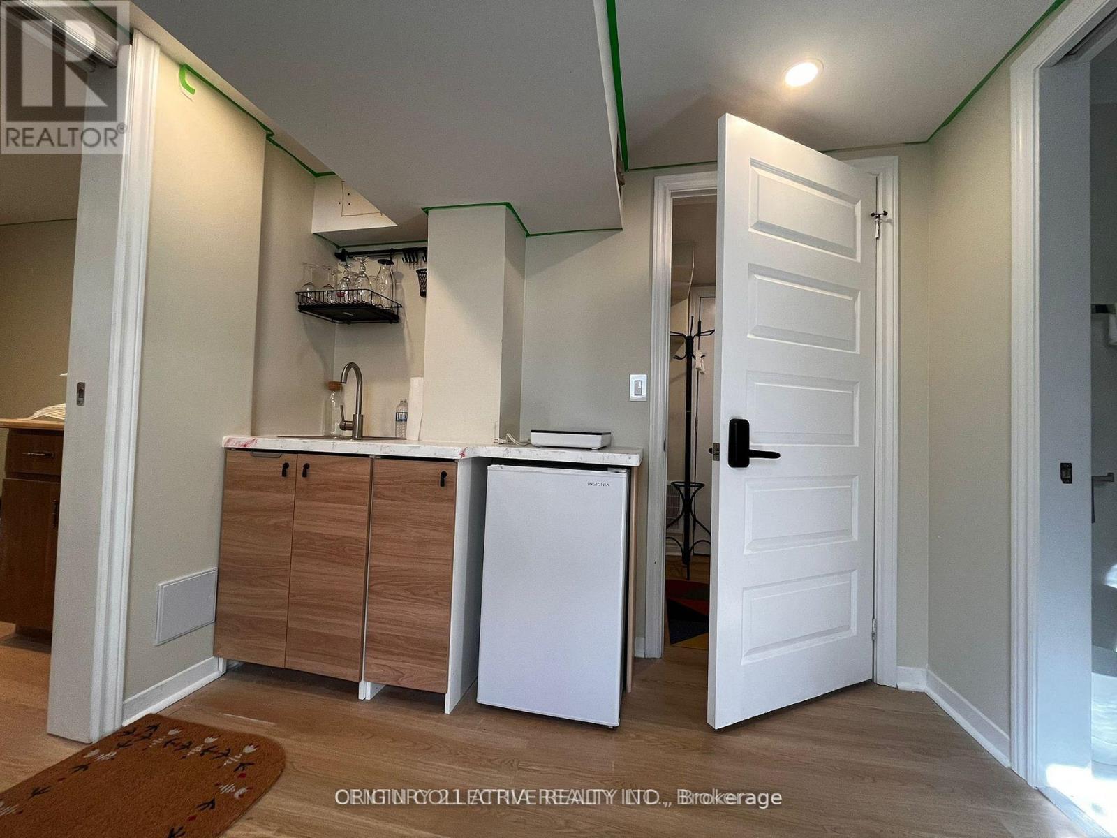 280 Thirtieth Street, Toronto, Ontario  M8W 3E3 - Photo 2 - W13671060