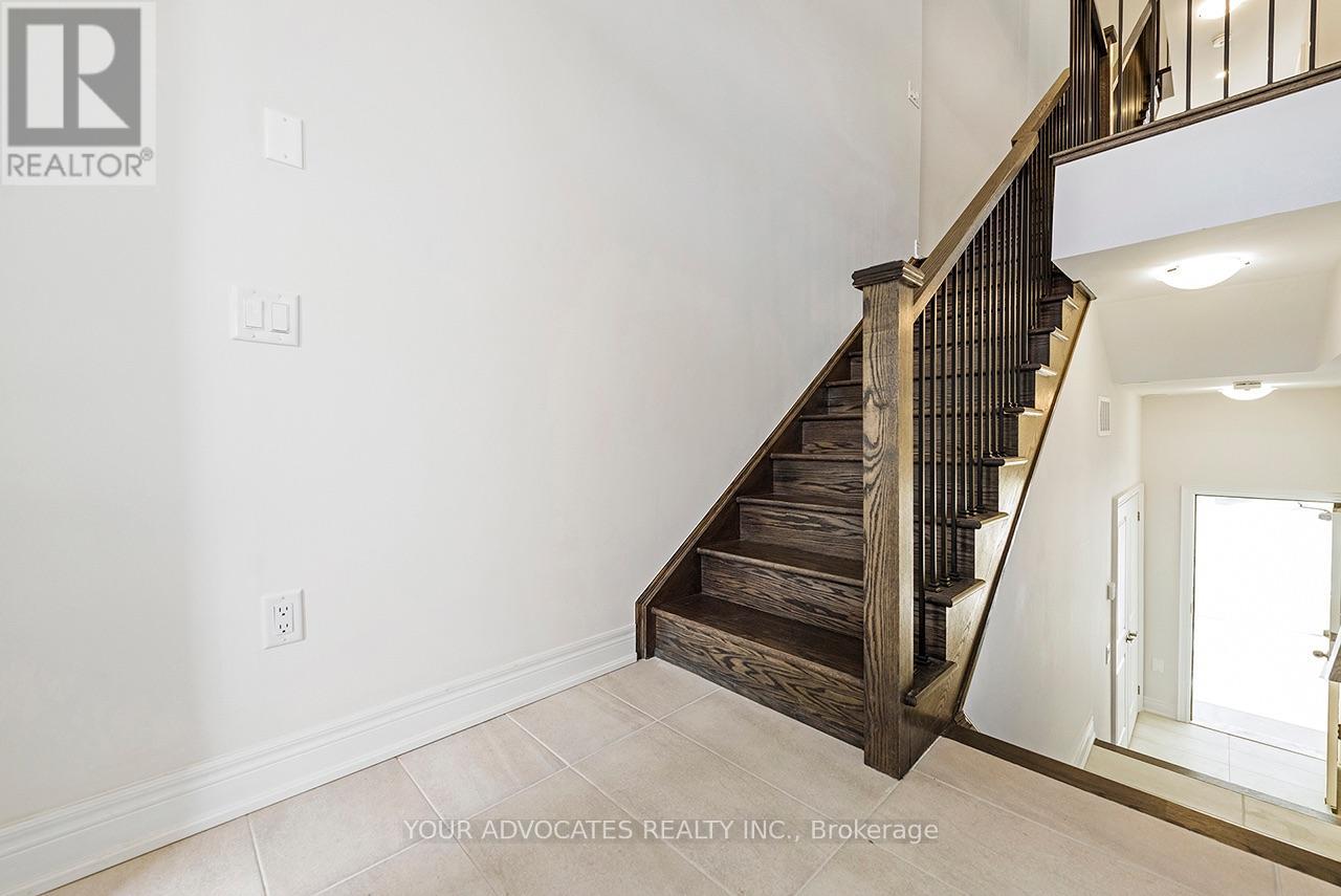136 Falby Road, Brampton, Ontario  L6P 4S1 - Photo 11 - W13671074