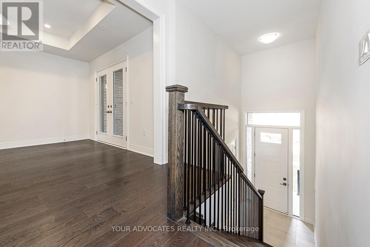 136 Falby Road, Brampton, Ontario  L6P 4S1 - Photo 4 - W13671074