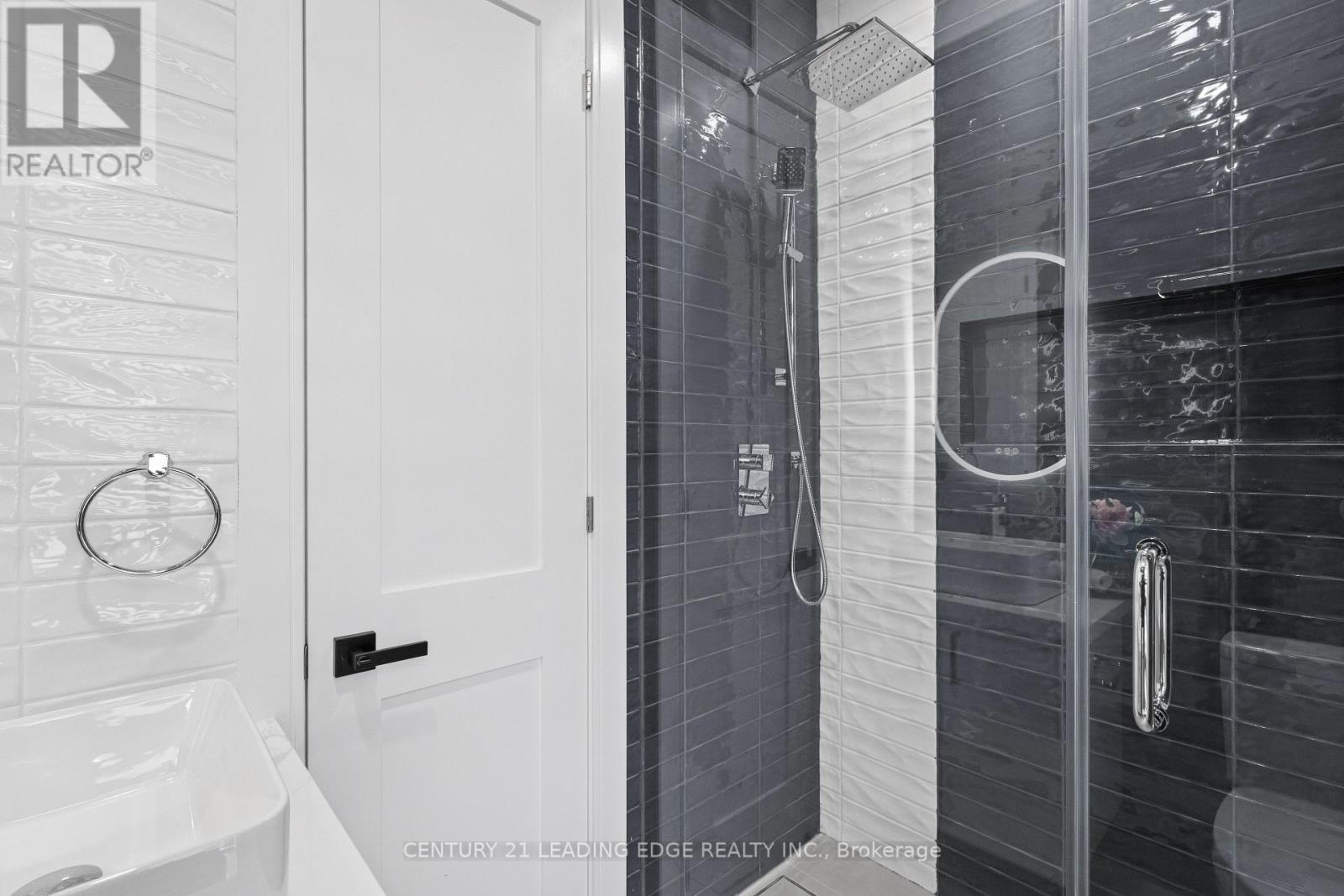 147 Durant Avenue, Toronto, Ontario M4J 4W4 - Photo 27 - E13653774