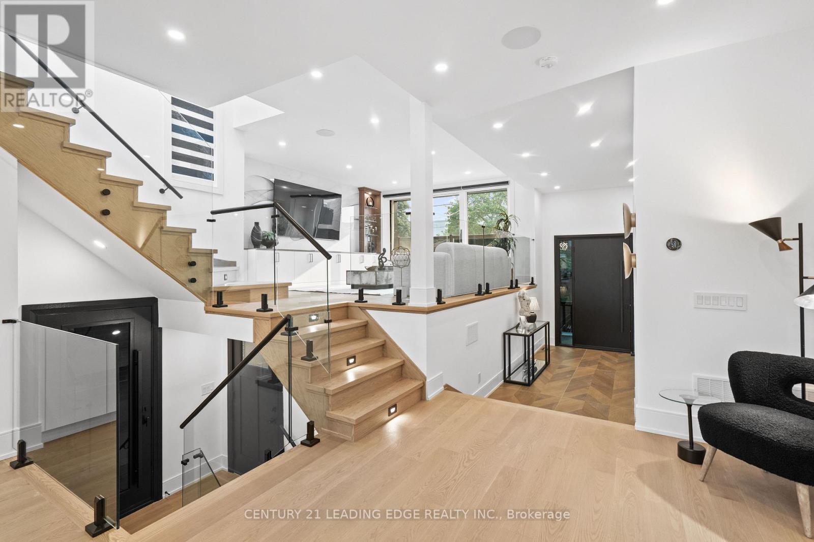 147 Durant Avenue, Toronto, Ontario M4J 4W4 - Photo 7 - E13653774