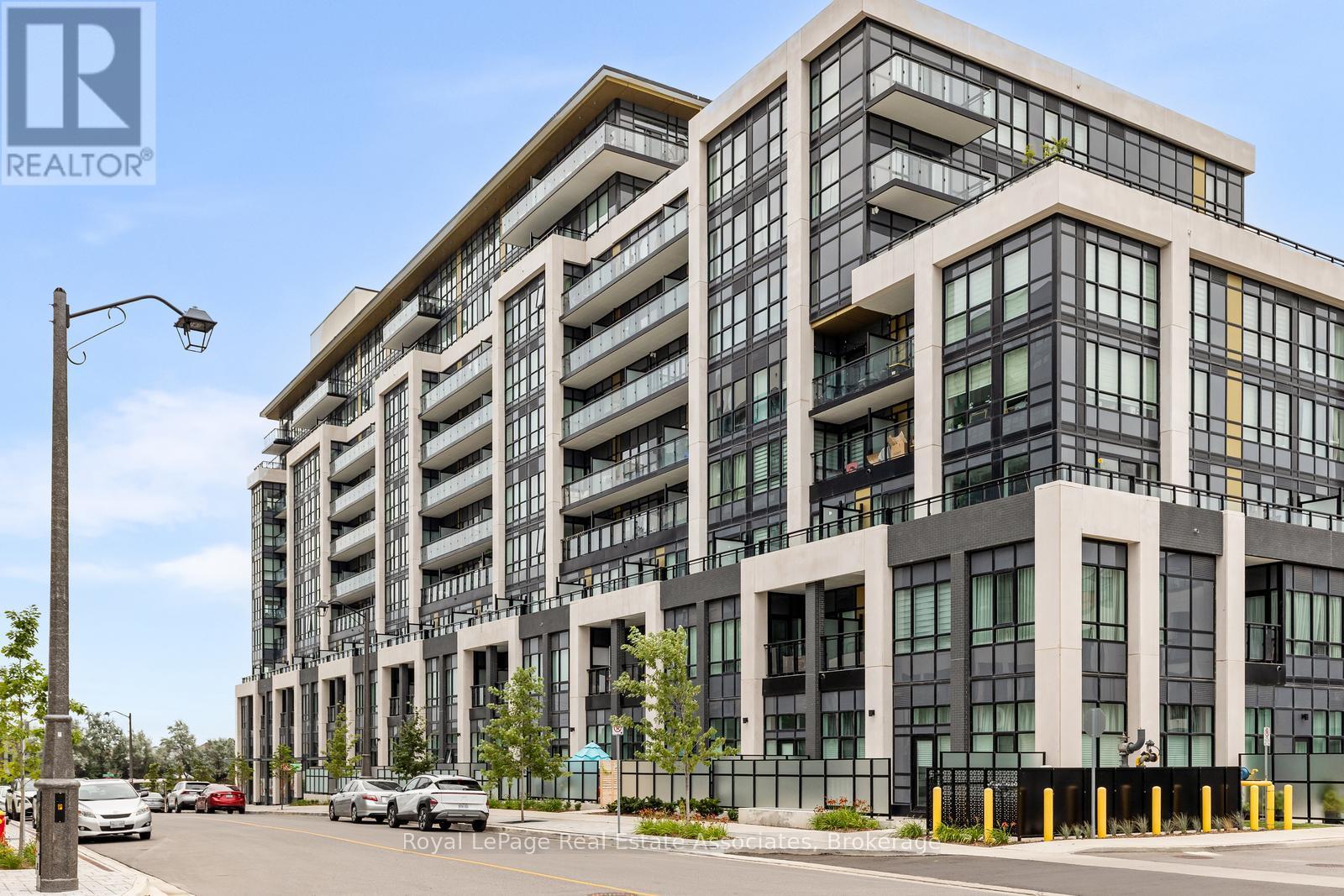 114 - 405 DUNDAS STREET W, Oakville, Ontario