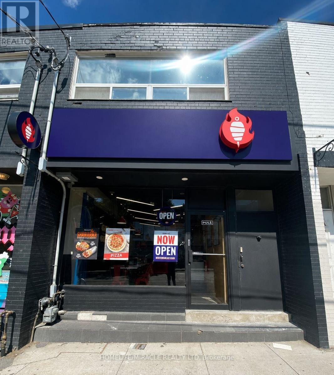 1660 QUEEN STREET W, Toronto, Ontario