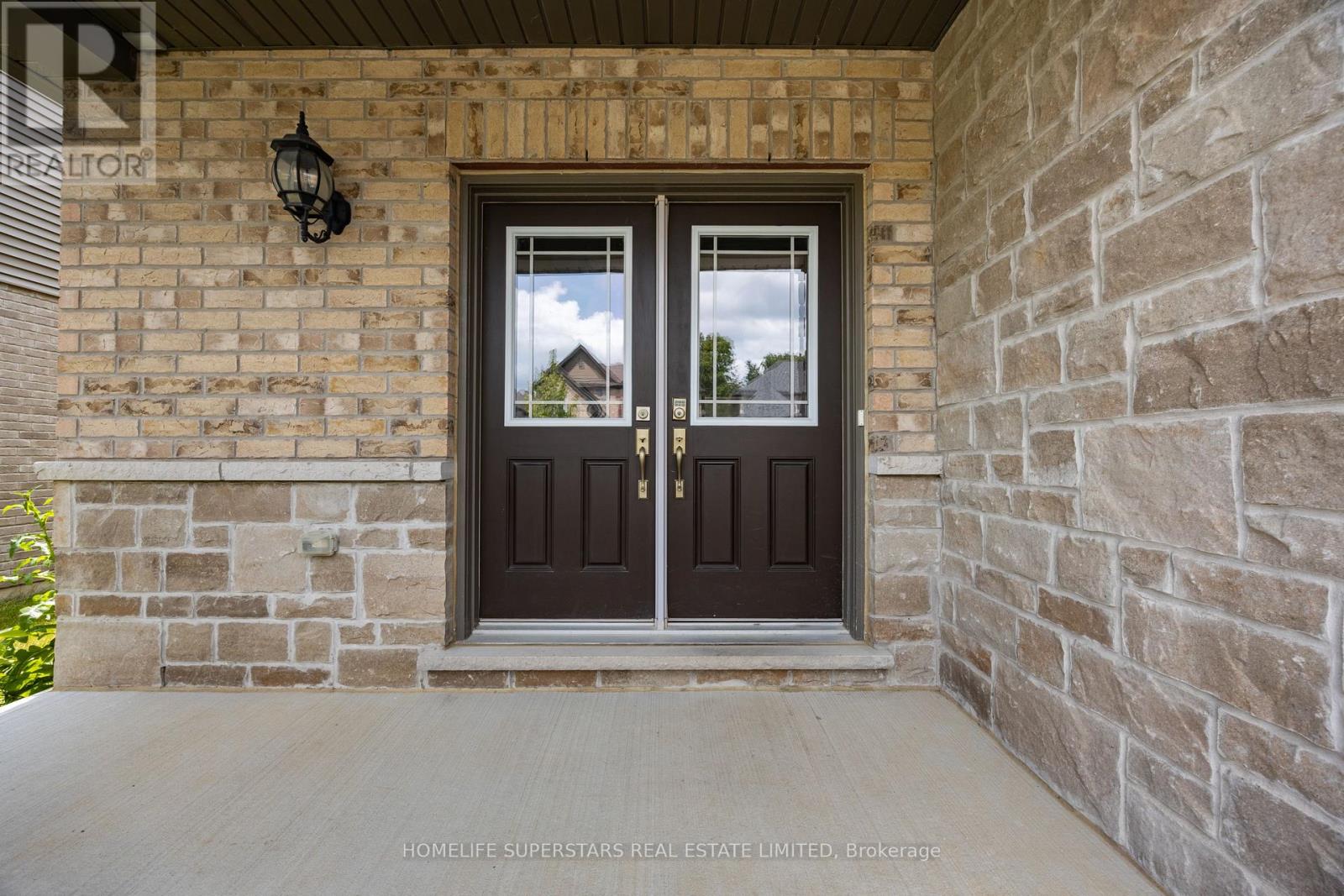 93 Lorne Card Drive, Brant, Ontario N3L 0E7 - Photo 4 - X13670866