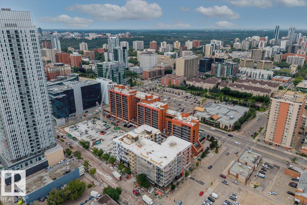 #305 10175 109 ST NW
