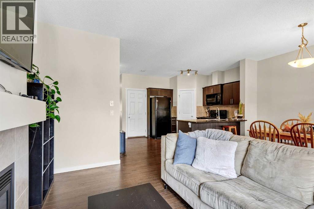 72 Copperpond Landing SE, Calgary, Alberta T2Z 1G6 - Photo 9 - A2335459