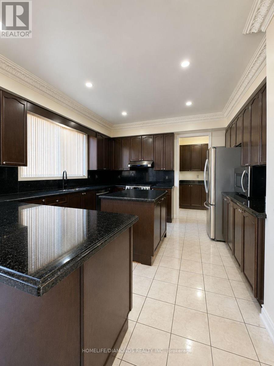 70 Maldives Crescent, Brampton, Ontario  L6P 1L1 - Photo 11 - W13549238