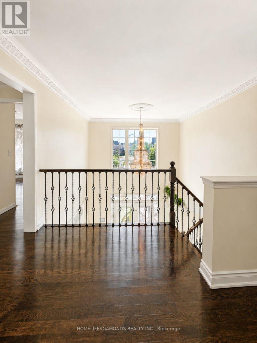 70 Maldives Crescent, Brampton, Ontario  L6P 1L1 - Photo 17 - W13549238