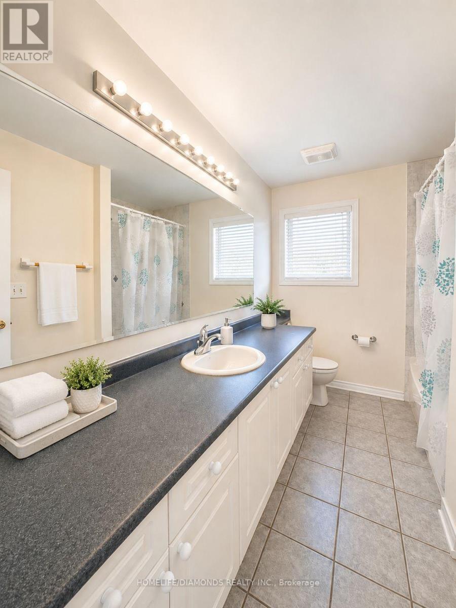 70 Maldives Crescent, Brampton, Ontario  L6P 1L1 - Photo 24 - W13549238