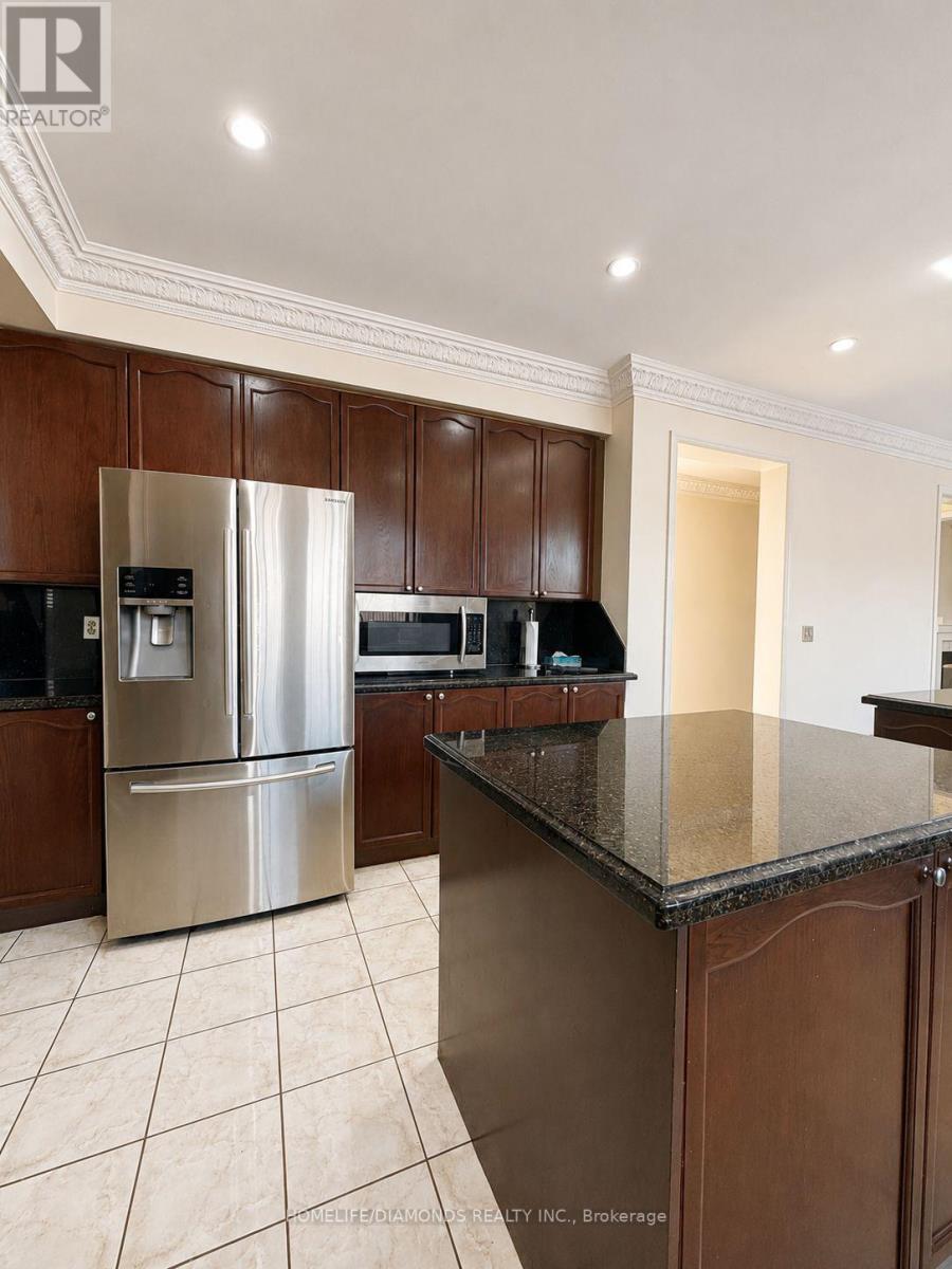 70 Maldives Crescent, Brampton, Ontario  L6P 1L1 - Photo 10 - W13549238