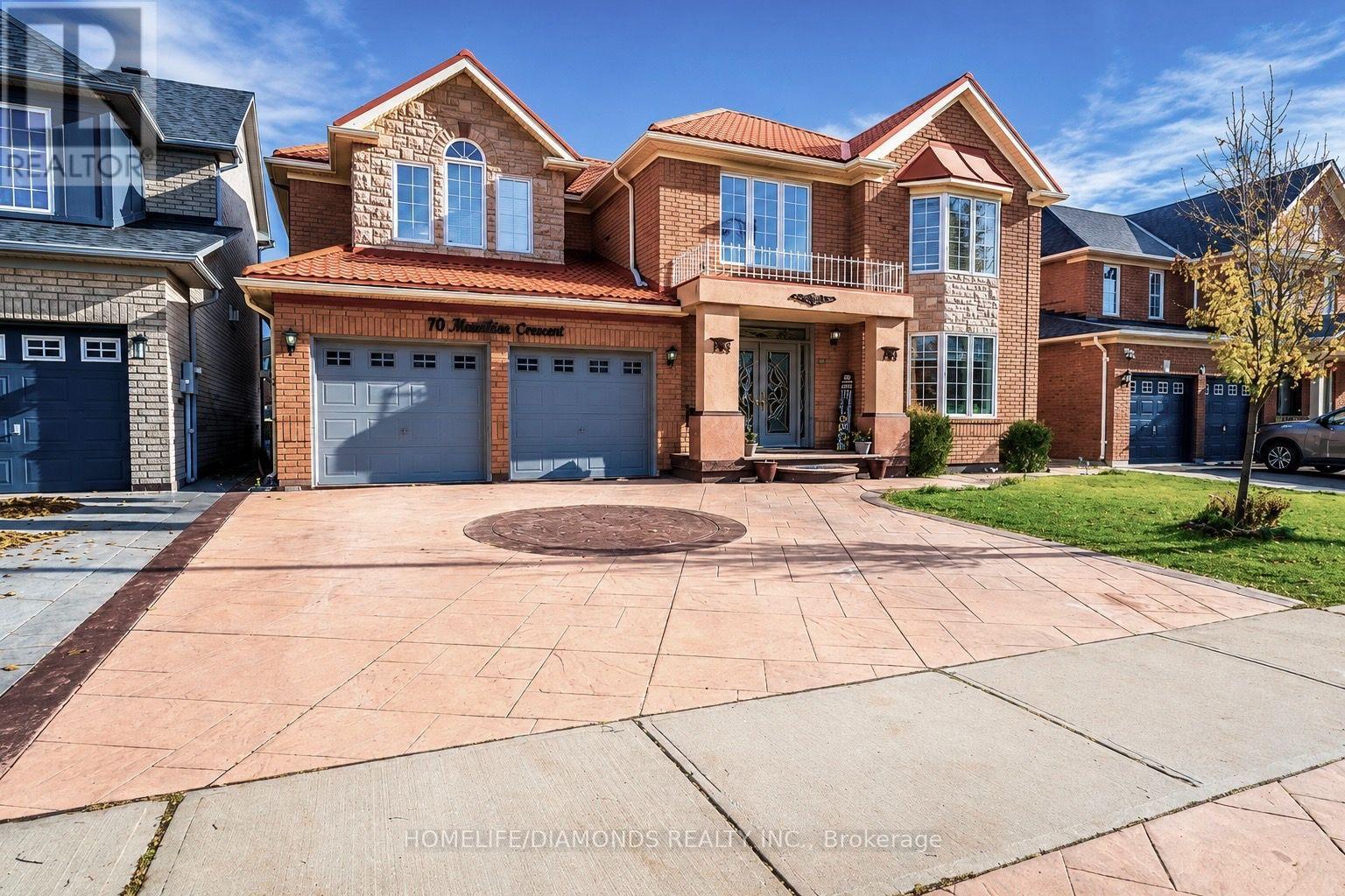 70 Maldives Crescent, Brampton, Ontario  L6P 1L1 - Photo 2 - W13549238