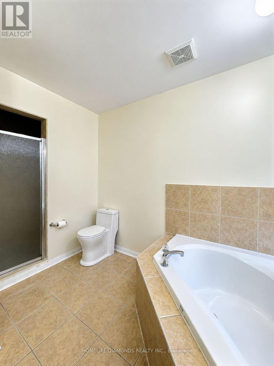 70 Maldives Crescent, Brampton, Ontario  L6P 1L1 - Photo 21 - W13549238