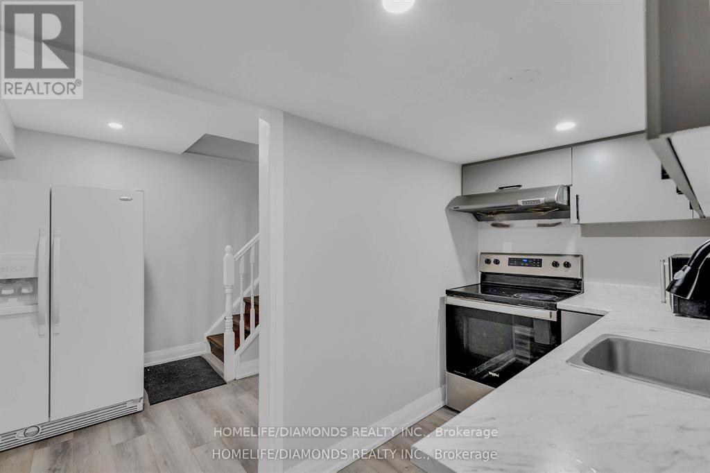 70 Maldives Crescent, Brampton, Ontario  L6P 1L1 - Photo 35 - W13549238