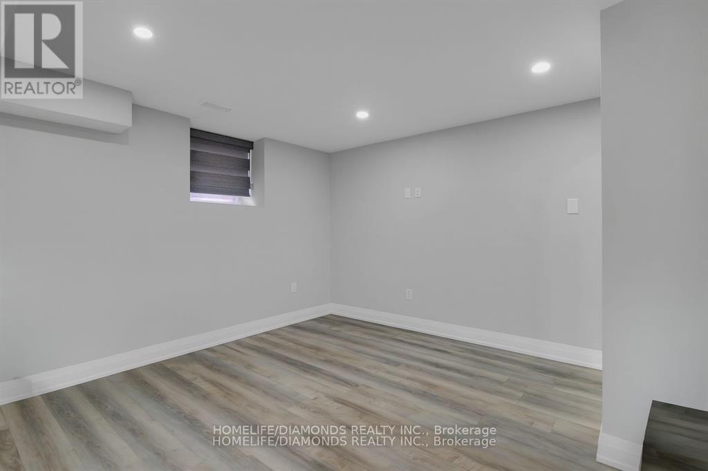70 Maldives Crescent, Brampton, Ontario  L6P 1L1 - Photo 42 - W13549238