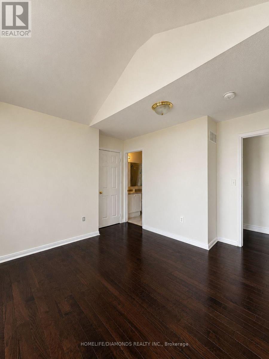 70 Maldives Crescent, Brampton, Ontario  L6P 1L1 - Photo 28 - W13549238