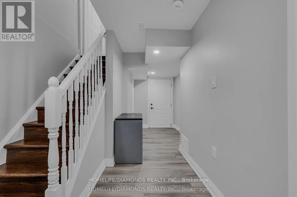 70 Maldives Crescent, Brampton, Ontario  L6P 1L1 - Photo 34 - W13549238