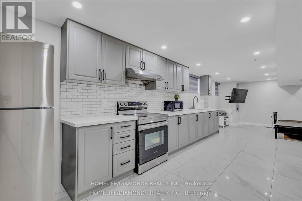 70 Maldives Crescent, Brampton, Ontario  L6P 1L1 - Photo 38 - W13549238