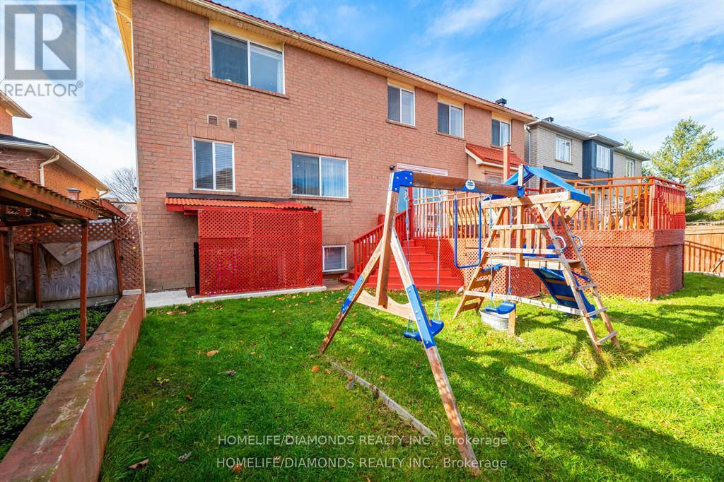 70 Maldives Crescent, Brampton, Ontario  L6P 1L1 - Photo 32 - W13549238