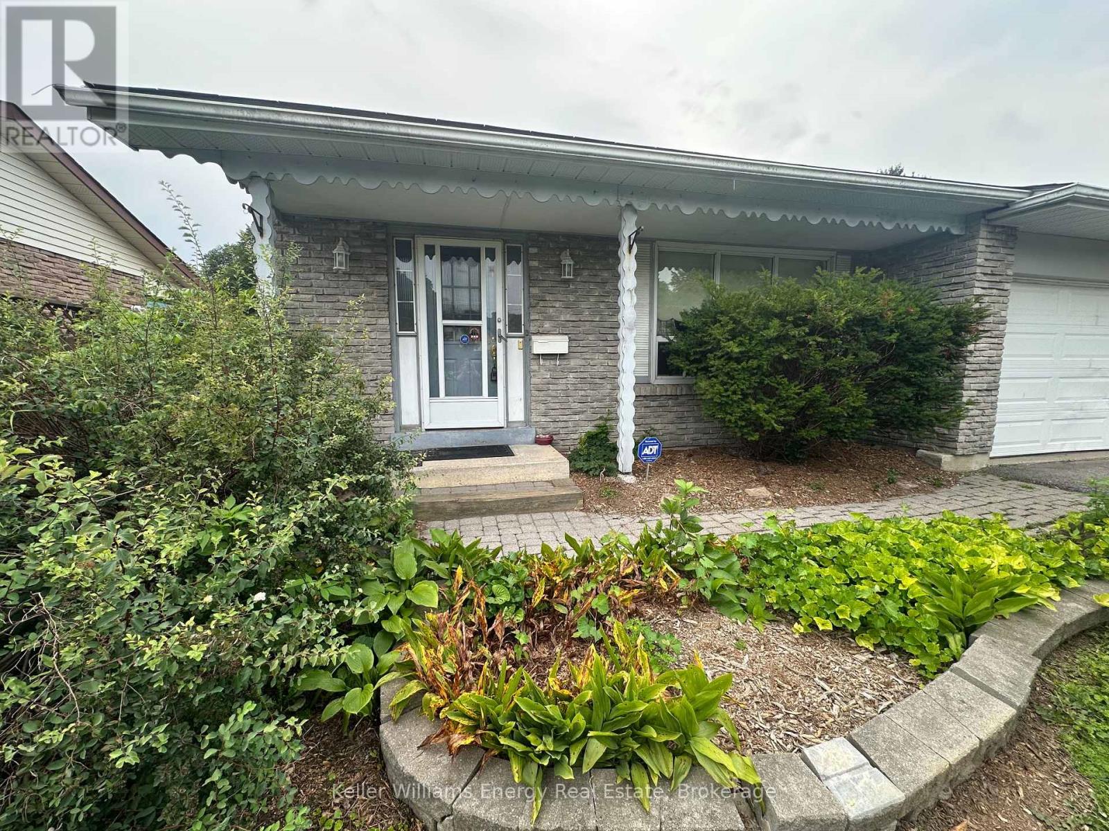 252 Keewatin Street S, Oshawa, Ontario  L1H 6Z8 - Photo 3 - E13671260