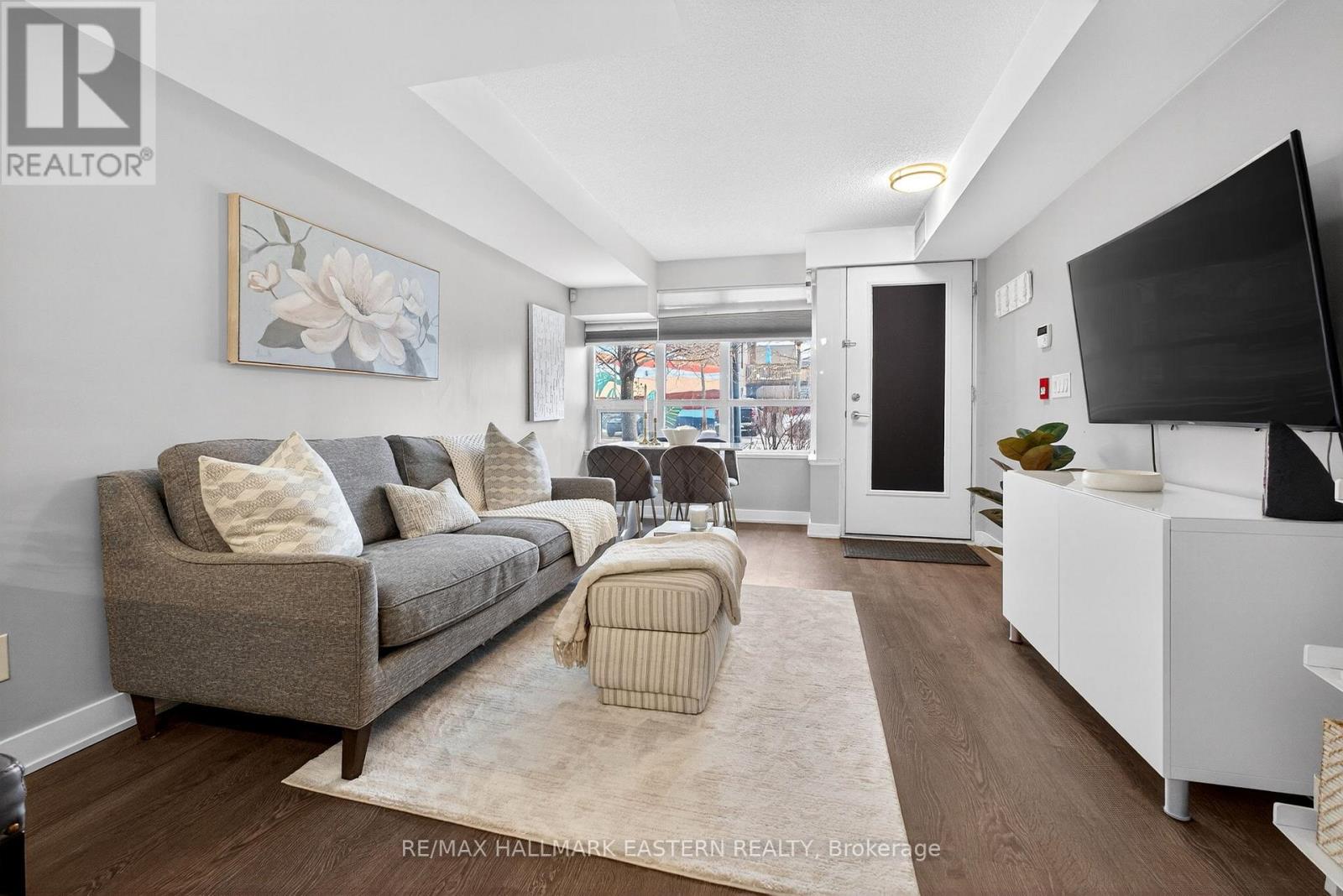 Th3 - 11 Superior Avenue, Toronto, Ontario  M8V 0A7 - Photo 6 - W13671108