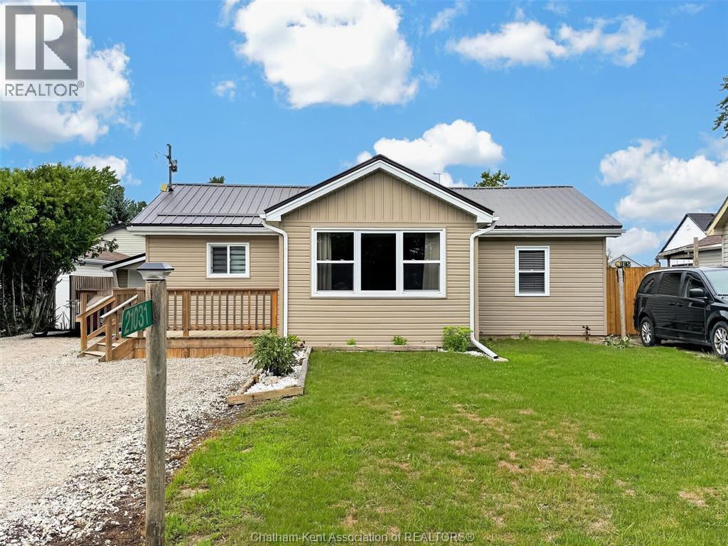 MLS# 26019659: 21031 QUEEN STREET, Charing Cross, Canada