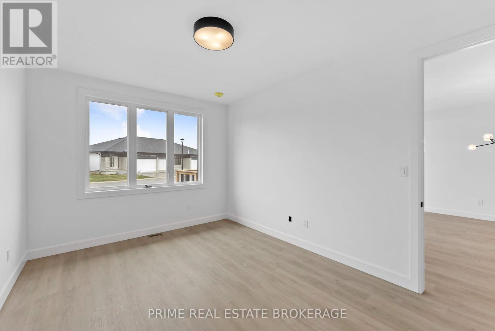 9 - 94 Coastal Crescent, Lambton Shores, Ontario  N0M 1T0 - Photo 22 - X13671240