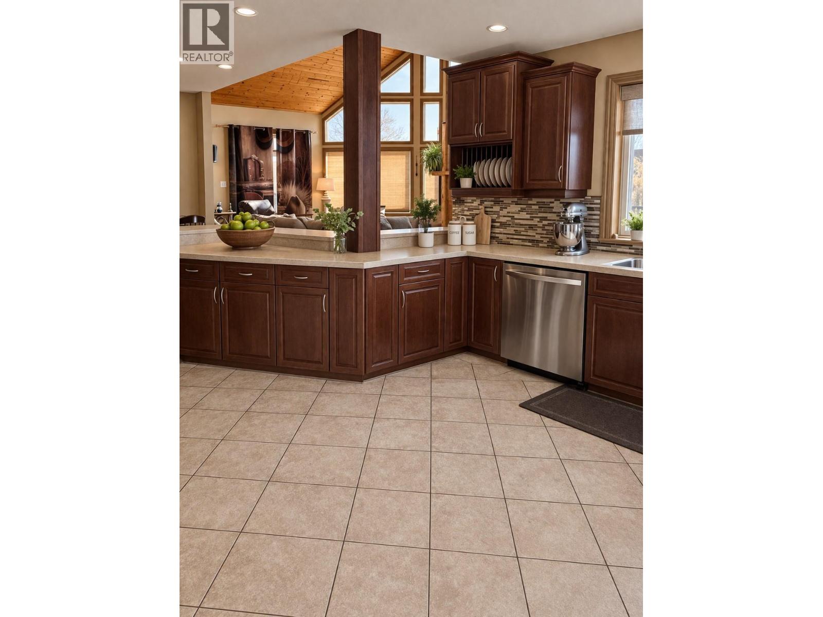 12485 231 Road, Dawson Creek, British Columbia  V1G 4X8 - Photo 4 - 10394209
