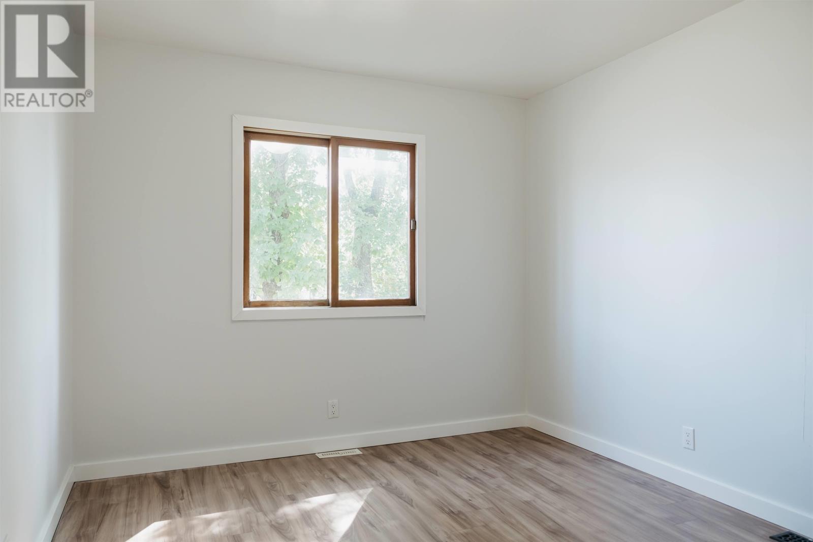 210 Mellick Ave, Kenora, Ontario  P9N 3C7 - Photo 17 - TB2602247