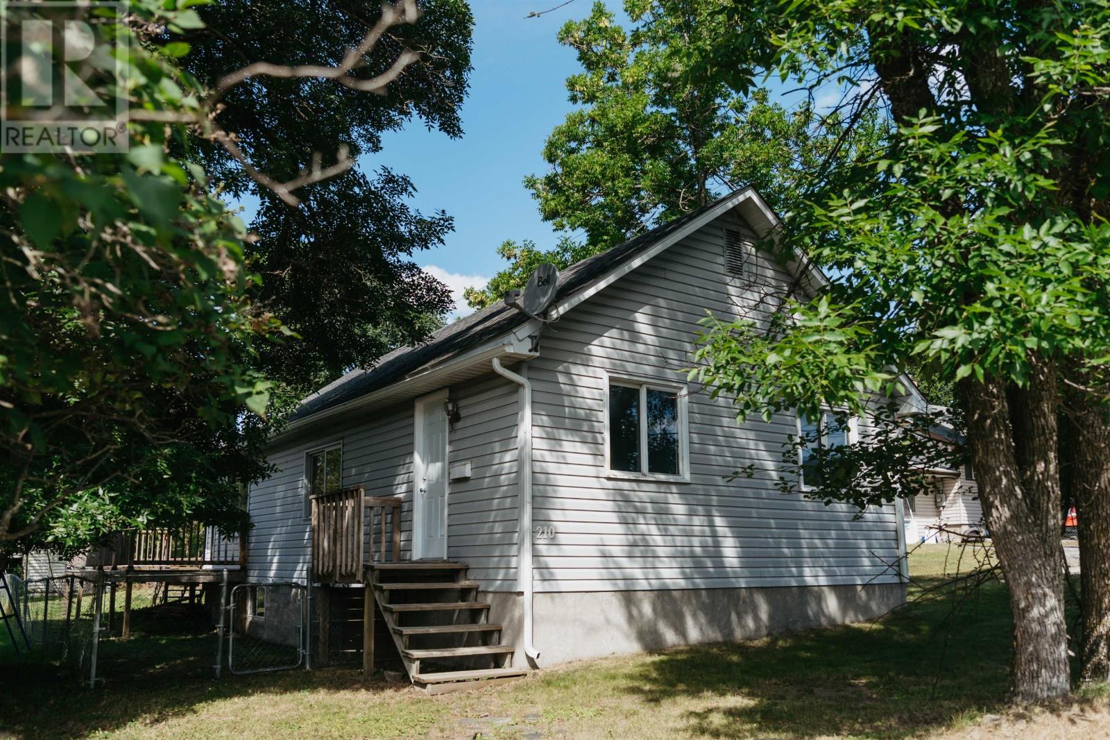 210 Mellick Ave, Kenora, Ontario  P9N 3C7 - Photo 1 - TB2602247