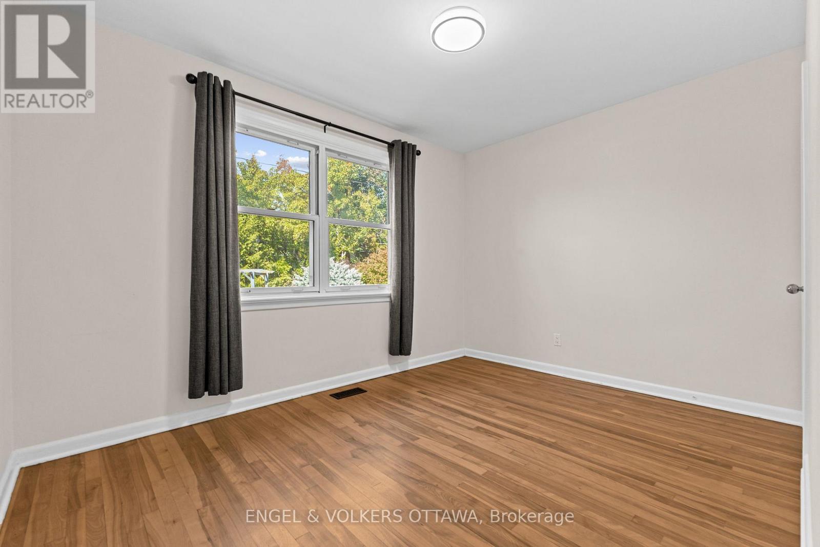 855 Weston Drive, Ottawa, Ontario  K1G 1W5 - Photo 11 - X13671134