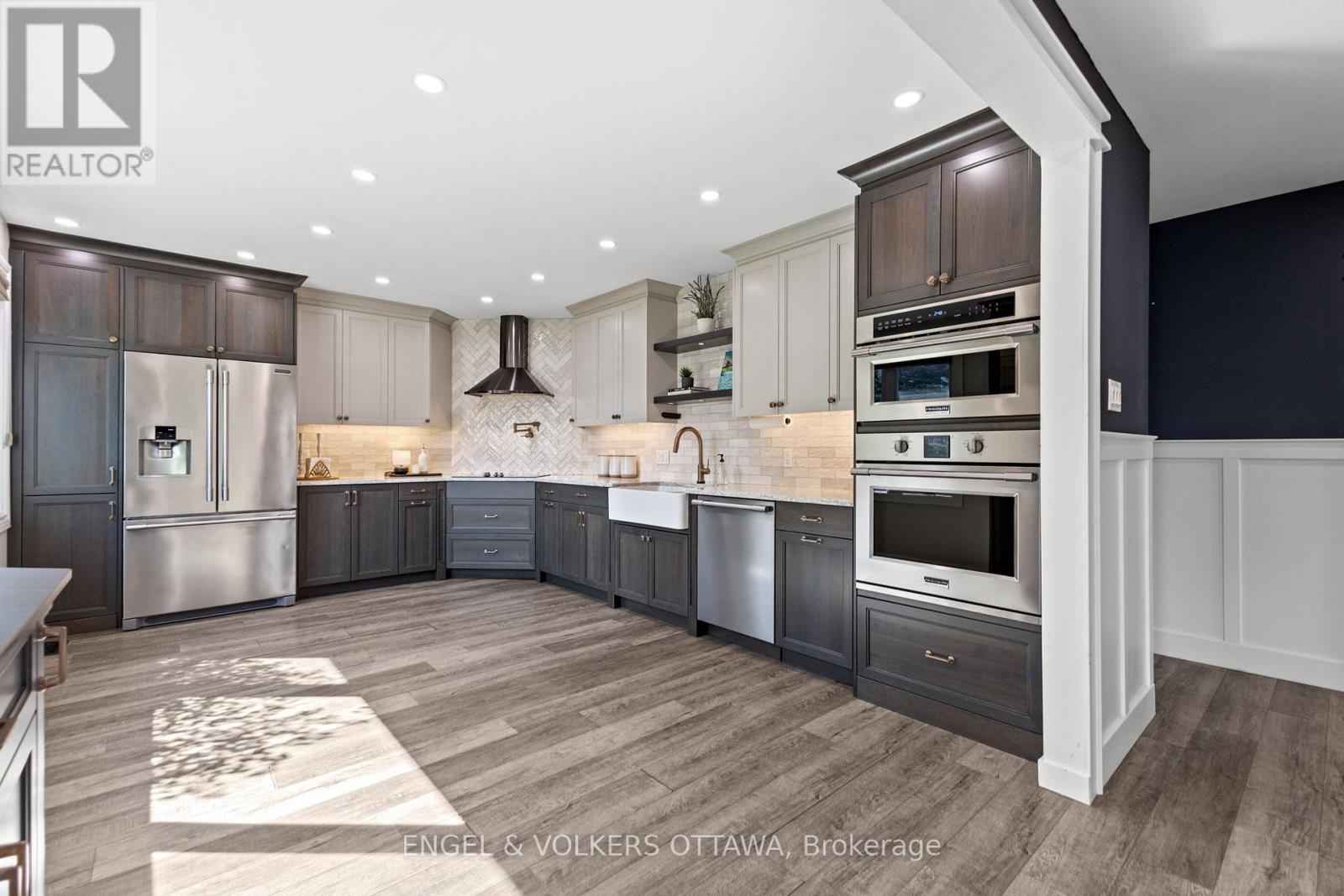 855 Weston Drive, Ottawa, Ontario  K1G 1W5 - Photo 5 - X13671134