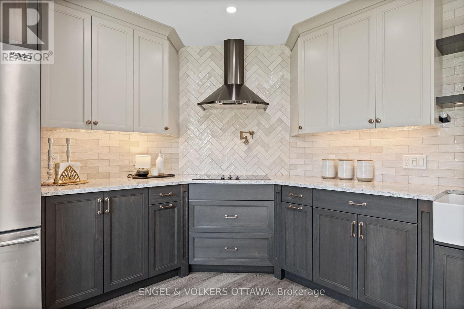 855 Weston Drive, Ottawa, Ontario  K1G 1W5 - Photo 6 - X13671134