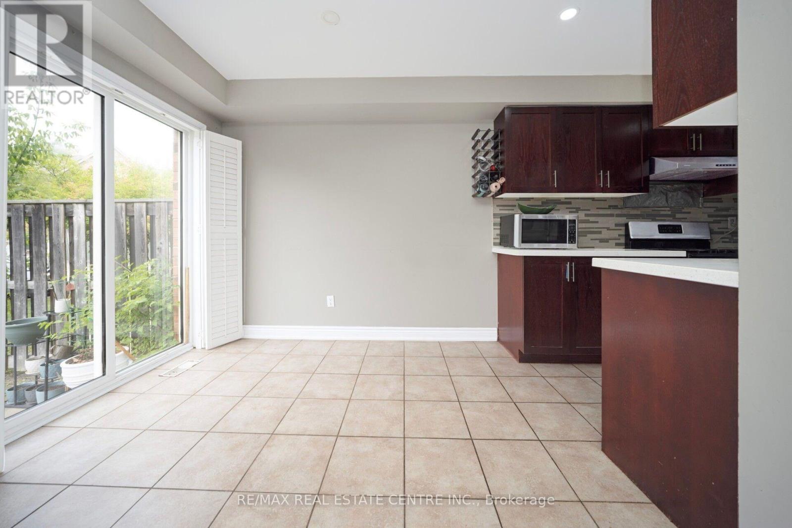 # 36 - 770 Othello Court, Mississauga, Ontario  L5W 1Y2 - Photo 9 - W13667436