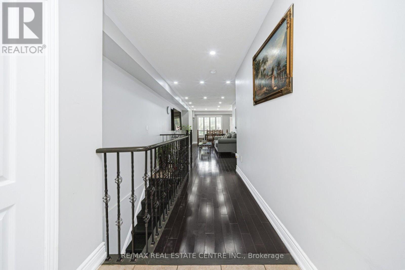 # 36 - 770 Othello Court, Mississauga, Ontario  L5W 1Y2 - Photo 4 - W13667436