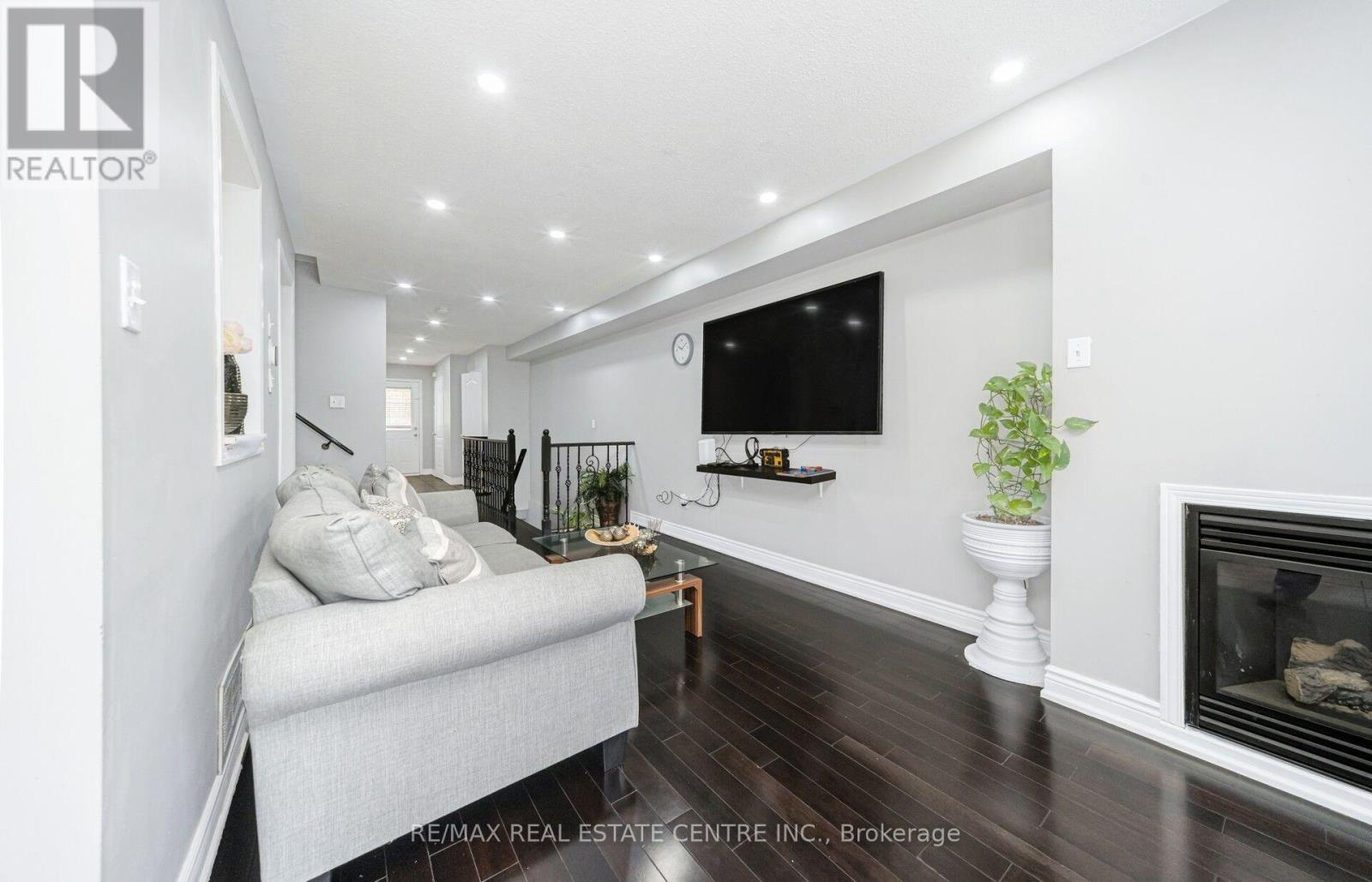 # 36 - 770 Othello Court, Mississauga, Ontario  L5W 1Y2 - Photo 6 - W13667436