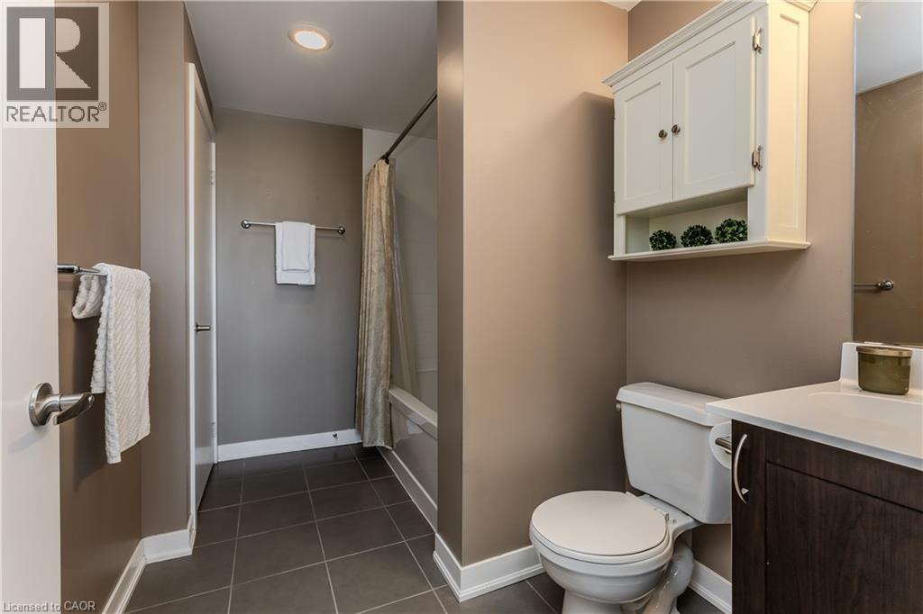 1940 Ironstone Drive Unit# 204, Burlington, Ontario  L7L 0E4 - Photo 14 - 40855273