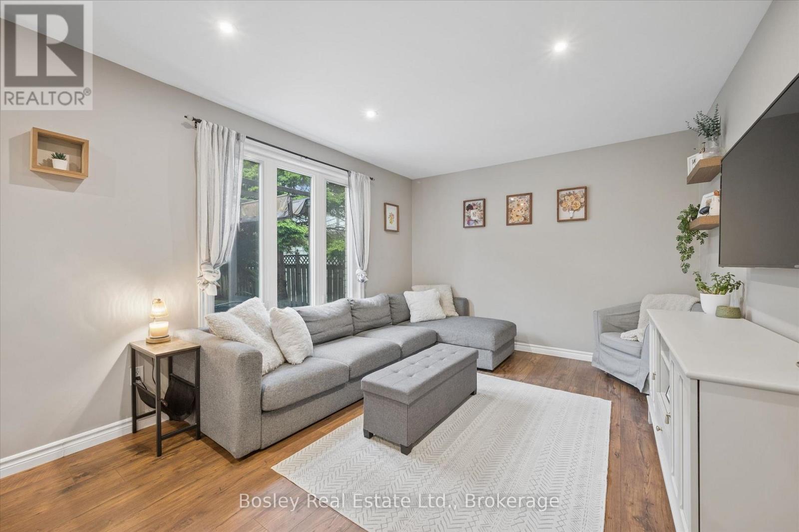 687 Champlain Boulevard, Cambridge, Ontario N1R 7Z8 - Photo 9 - X13671256