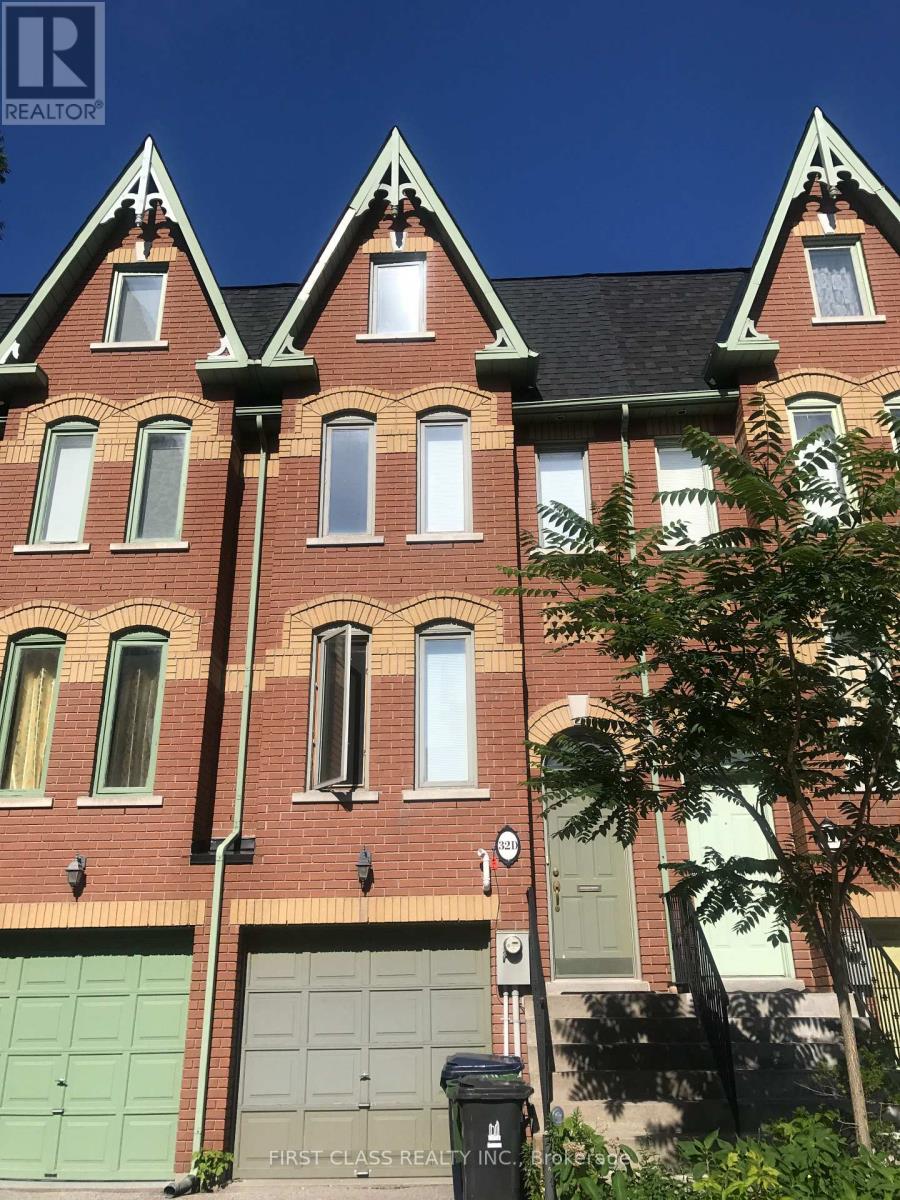 32d Oxford Street, Toronto, Ontario M5T 1N9 - Photo 1 - C13671124