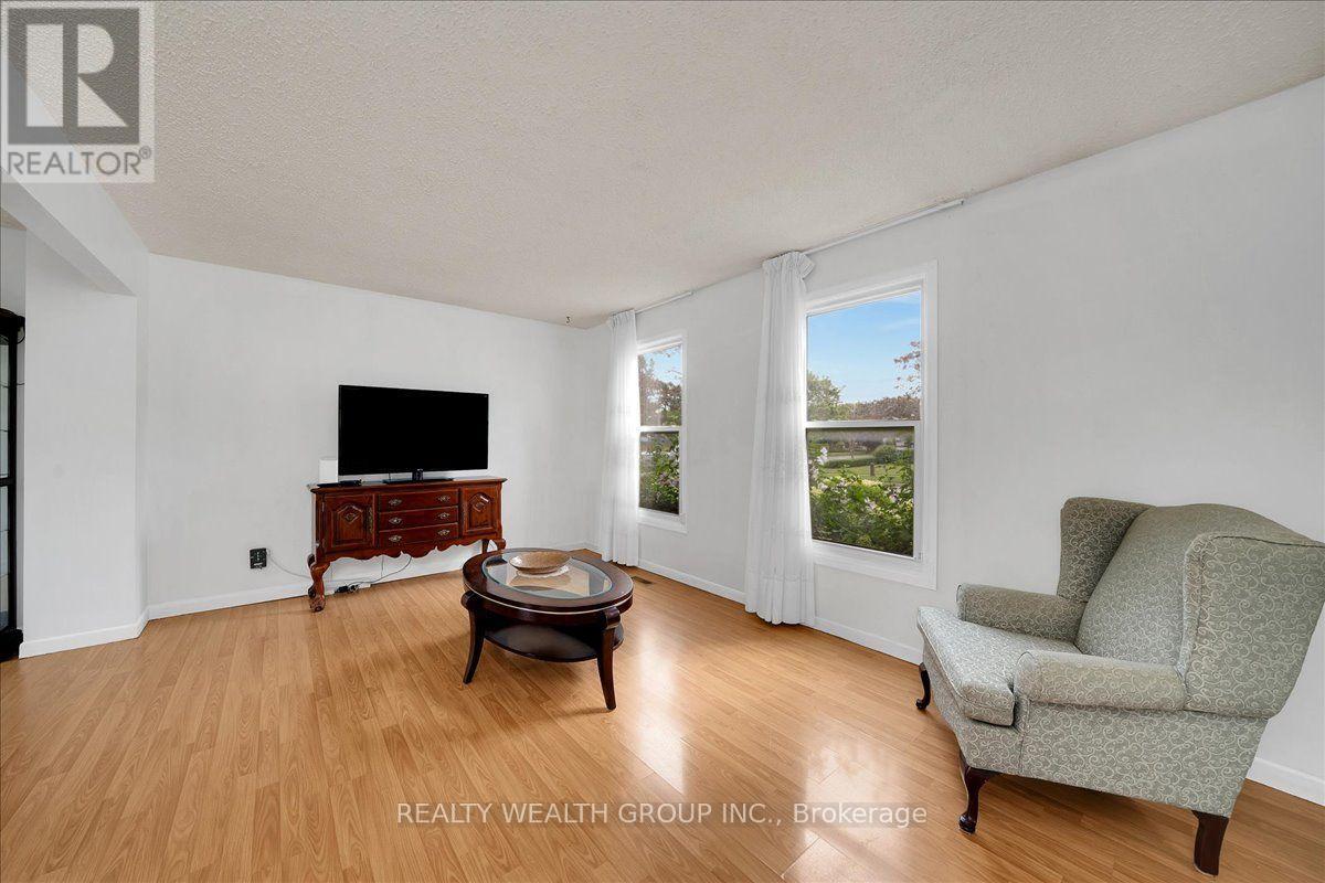 128 John Tabor Trail, Toronto, Ontario  M1B 2V2 - Photo 7 - E13671196