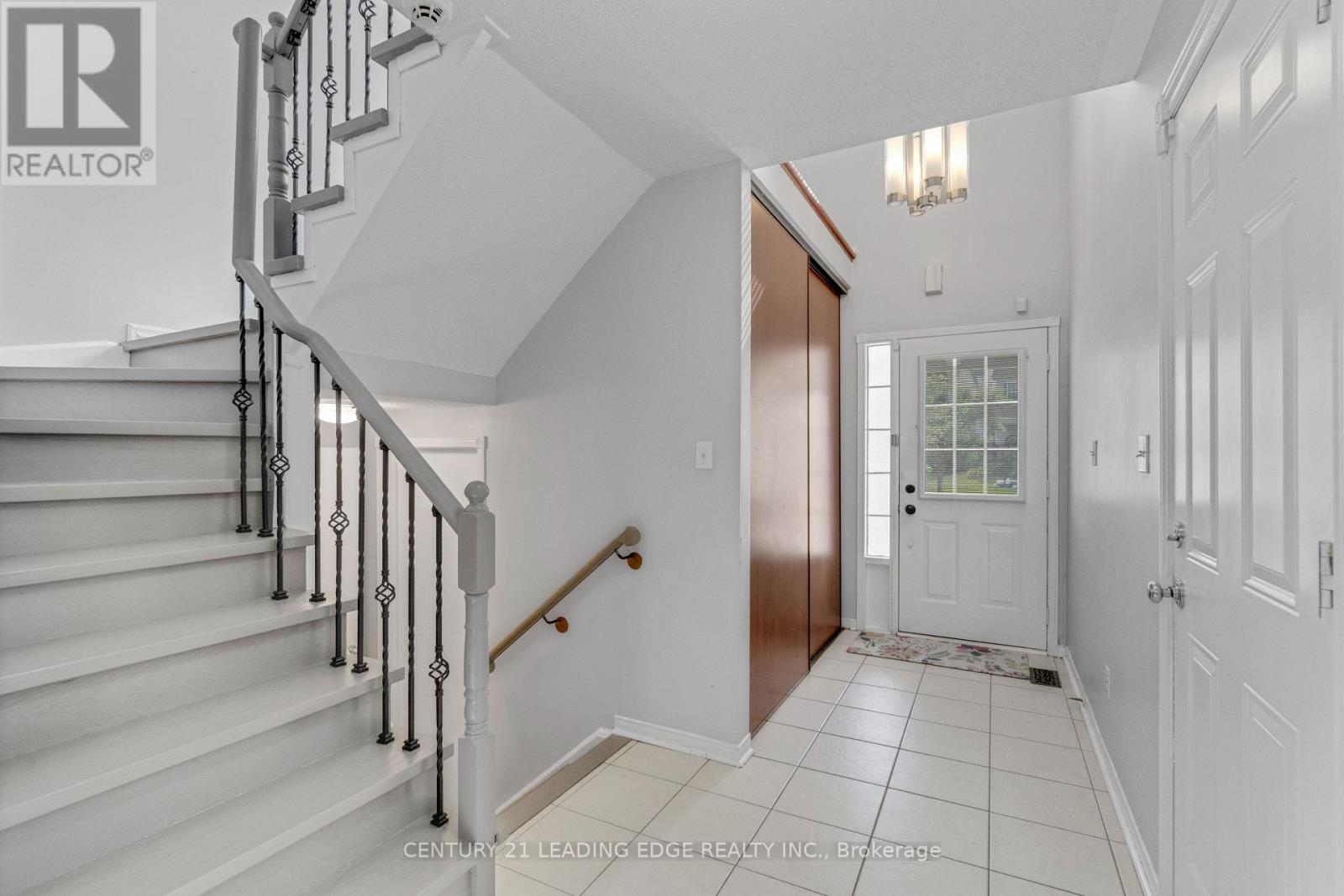 1296 Ashgrove Crescent, Oshawa, Ontario  L1K 3A6 - Photo 5 - E13671262