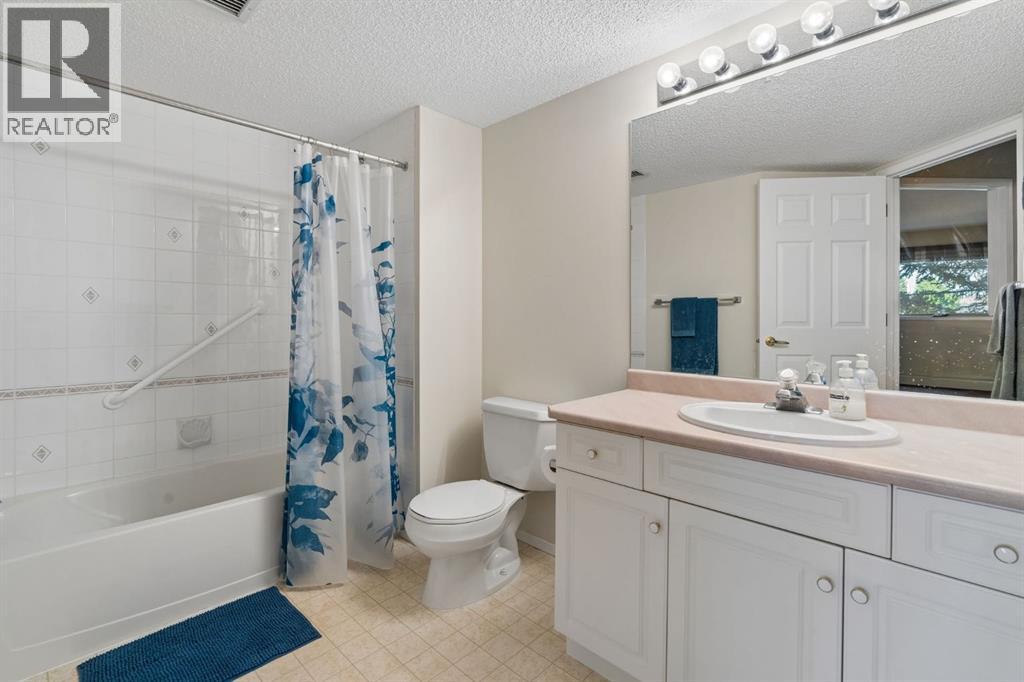 3208, 3208 Hawksbrow Point Nw, Calgary, Alberta  T3G 4C9 - Photo 19 - A2319560