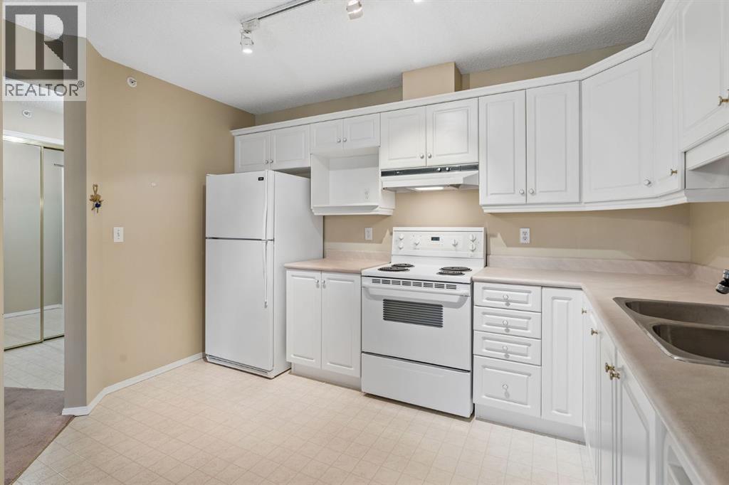 3208, 3208 Hawksbrow Point Nw, Calgary, Alberta  T3G 4C9 - Photo 15 - A2319560