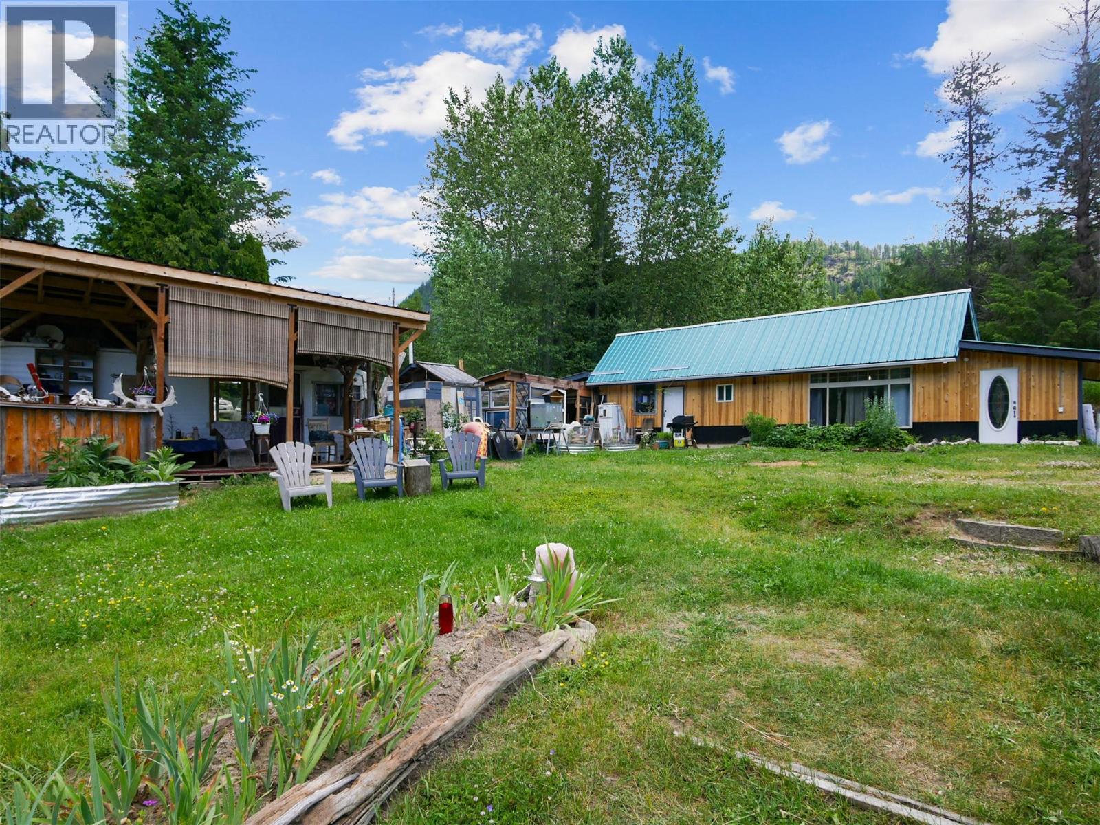 6123 Telford Road, Winlaw, British Columbia V0G 2J0 - Photo 17 - 10394889
