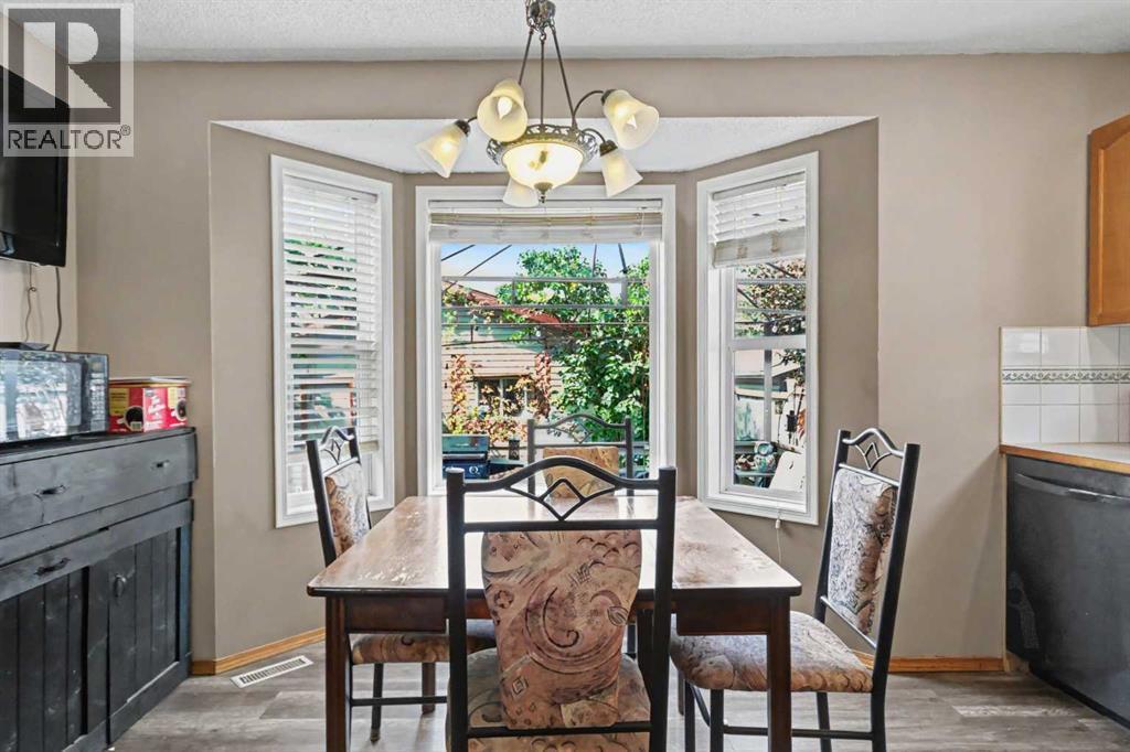311 Erin Circle SE, Calgary, Alberta  T2B 3J1 - Photo 6 - A2334235