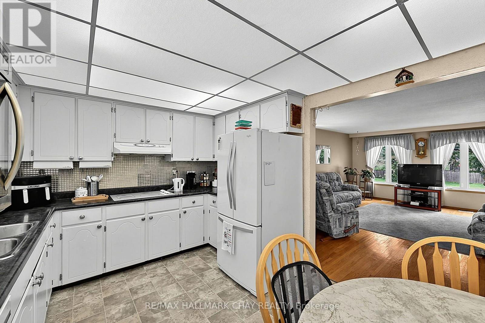 11 Second Street, New Tecumseth, Ontario  L0G 1A0 - Photo 10 - N13671110